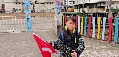 Mardin Nusaybin'de T&uuml;rk bayrağı sevgisi: &Ouml;ğrencilerden anlamlı video!