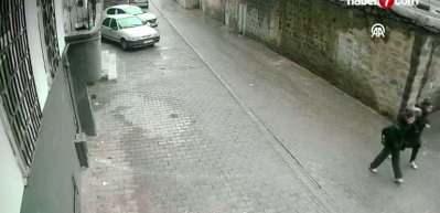 Şanlıurfa'da facianın eşiğinden d&ouml;n&uuml;ld&uuml;! Saniyelerle kurtuluş kamerada