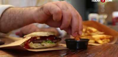 T&uuml;rkiye&rsquo;de hamburger fiyatı d&uuml;nya ortalamasını dokuza katladı