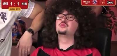 493 g&uuml;nl&uuml;k ser&uuml;ven yine son bulmadı! MANU berabere kalınca sa&ccedil;lar da kesilmedi