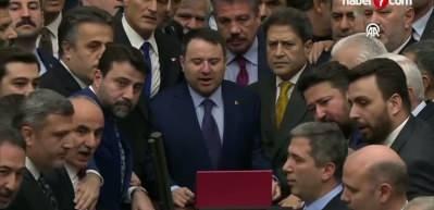 Adalet Bakanı G&uuml;rlek'ten TBMM'deki yemin t&ouml;renine ilişkin a&ccedil;ıklama