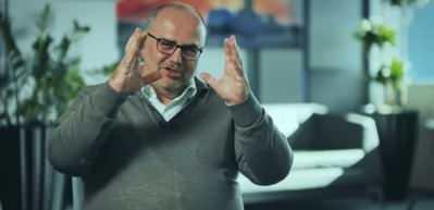 Bu D&uuml;nyadan Bir Akıncı Ge&ccedil;ti belgeseli'nde ameliyat sonrası dikkat &ccedil;eken İHA sunumu isteği