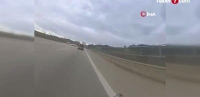 Bursa'da feci kaza! 113 kilometre hızla giden motosikletli &ccedil;arptığı araca girdi!
