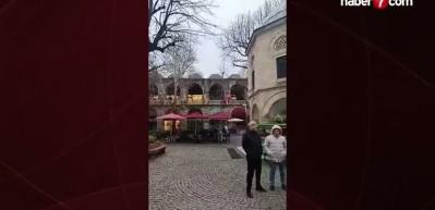 Bursa'nın tarihi değeri Koza Han'da yeni d&ouml;nem: Masa sandalyeler kaldırılıyor