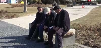 Emeklilere m&uuml;jde: PTT'den karşılıksız 14 bin lira destek!