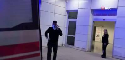 Gaspa uğrayan gen&ccedil;ler gazetecilere saldırdı