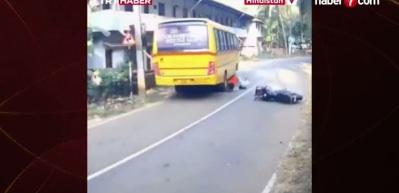 Hindistan'da mucizevi kurtuluş: Otob&uuml;s şof&ouml;r&uuml;n&uuml;n refleksi faciayı &ouml;nledi