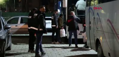 İzmir&rsquo;de Buca Belediyesi&rsquo;ne r&uuml;şvet operasyonu: 26 ş&uuml;pheli adliyeye sevk edildi