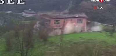 Kastamonu'da heyelan sebebiyle tahliye edilen ev &ccedil;&ouml;kt&uuml;!