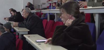 Kırmızı g&uuml;l&uuml; yağış vurdu!