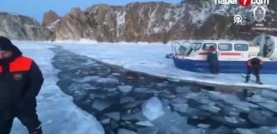 Rusya&rsquo;da Baykal G&ouml;l&uuml;&rsquo;nde buz altına giren ara&ccedil;ta 8 kişi &ouml;ld&uuml;