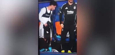 Beşiktaş formasını tekmelemişti: Kartal Kayra Yılmaz'dan &ouml;z&uuml;r paylaşımı