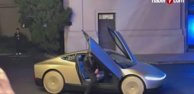 Elon Musk beklenen tarihi a&ccedil;ıkladı: Cybercab 30 bin doların altında satılacak