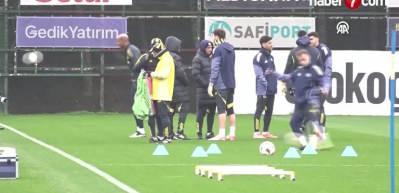 Fenerbah&ccedil;e - Nottingham Forest ma&ccedil;ı bug&uuml;n oynanacak