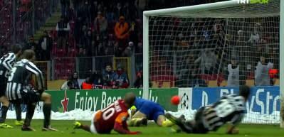 Galatasaray'ın Juventus ile yaptığı son ma&ccedil;ı hatırlayalım: Arrivederci Juventus!