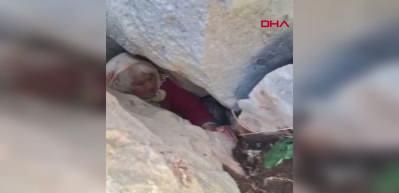 Hayvanlarını otlatmaya &ccedil;ıkaran yaşlı kadın kayalıklara d&uuml;şm&uuml;ş halde bulundu 