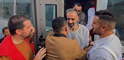 İsrail ordusu Gazze Şeridi'nden alıkoyduğu 8 Filistinli esiri serbest bıraktı