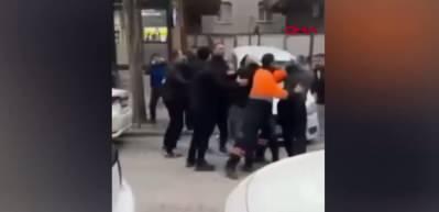 K&uuml;&ccedil;&uuml;k&ccedil;ekmece'de iftar saatine dakikalar kala &ccedil;ıkanpark yeri kavgası herkesi korkuttu