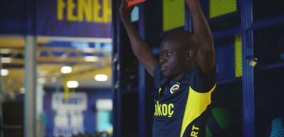 N'Golo Kante, Trabzonspor ma&ccedil;ından sonra yaptığı davranışla taraftarın g&ouml;nl&uuml;n&uuml; aldı