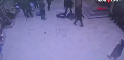 Sultangazi'de dehşet anları! Dayısına kaldırım taşıyla saldırdı