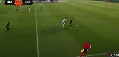 'Jhon Duran futbolu kafada bitirmiş': İlk ma&ccedil;ında rakip stoperle g&uuml;reşti