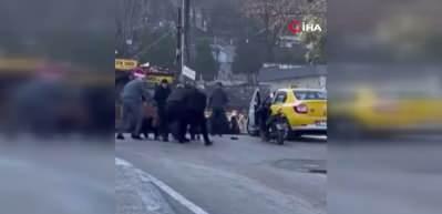 Yol verme kavgası meydan savaşına d&ouml;nd&uuml;: Tekme ve yumruklar havada u&ccedil;uştu