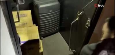 Adana&rsquo;da yolcu otob&uuml;s&uuml;nde 13,5 milyon TL&rsquo;lik ka&ccedil;ak telefon ele ge&ccedil;irildi