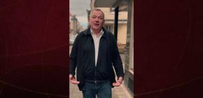 Alman siyaset&ccedil;i T&uuml;rk k&ouml;kenli se&ccedil;menler i&ccedil;in T&uuml;rk&ccedil;e video yayınladı