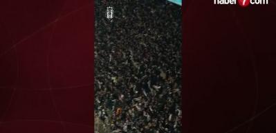Beşiktaş taraftarı &ouml;n&uuml;nde G&ouml;ztepe'ye gol yağdırdı