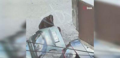 Boşanma aşamasındaki eşine sokakta dehşeti yaşattı! Korku dolu anlar kamerada