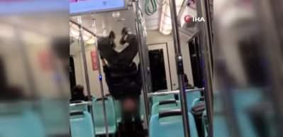 Bursa metrosunda tehlikeli oyun: Gen&ccedil;lerin taklaları kamerada
