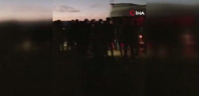 Diyarbakır'da iki otomobil kafa kafaya &ccedil;arpıştı: 5 &ouml;l&uuml;