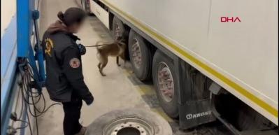 Edirne'de TIR'ın stepnesinde ele ge&ccedil;irildi: Tam 22,5 kilo!