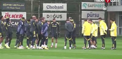 Fenerbah&ccedil;e'nin Nottingham Forest ma&ccedil;ının hakemi belli oldu