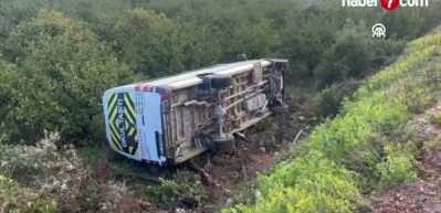 Hatay'da &ouml;ğrenci servisi devrildi: 9 kişi yaralandı