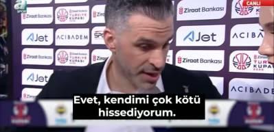 BJK basketbol antren&ouml;r&uuml; ma&ccedil; sonu "Artık oynamamıza izin verin!" diyerek hakemlere isyan etti