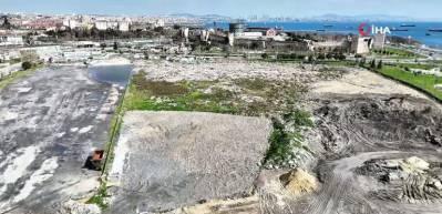  İBB ve İSKİ'nin moloz d&ouml;kt&uuml;ğ&uuml; tarihi Kazlı&ccedil;eşme Meydanı'nda &ccedil;evre kirliliği