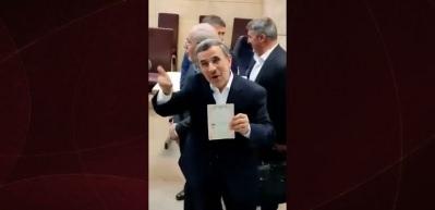 İran eski Cumhurbaşkanı Ahmedinejad'ın &ouml;ld&uuml;r&uuml;ld&uuml;ğ&uuml; iddia edildi