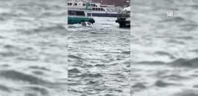 Karak&ouml;y'de vapur tekneye &ccedil;arptı: Bir kişi denize d&uuml;şt&uuml;