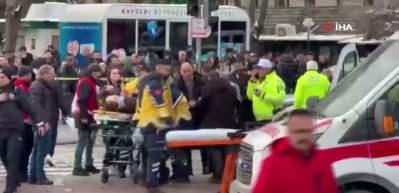 Kayseri'de SUV ara&ccedil; yayaların arasına daldı