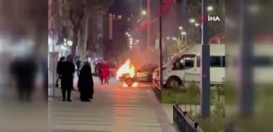 Siirt'te seyir halindeki otomobil alev alev yandı