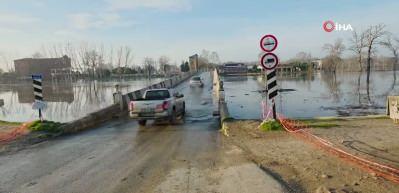 Tunca ve Meri&ccedil;&rsquo;te alarm seviyesi kırmızıdan turuncuya d&uuml;şt&uuml;: Debiler geriledi