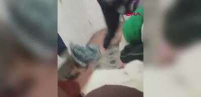 &Uuml;vey babanın, 9 yaşındaki &ccedil;ocuğa şiddeti kamerada