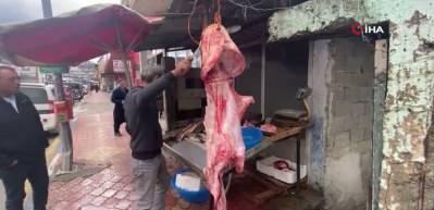 98 kilogram ağırlığında: Dev yayın balığı tezgahta ilgi odağı oldu