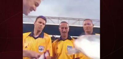 1998 D&uuml;nya Kupası'nda İran ile ABD takımlarının birbirine verdikleri g&uuml;ndem oldu