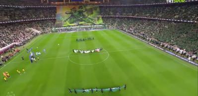 Al-Ahli trib&uuml;nlerinden muhteşem koreografi! Başrolde Merih Demiral var