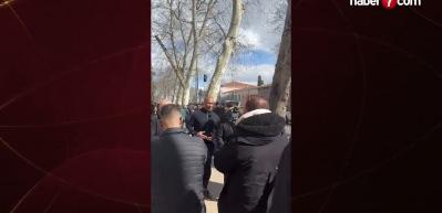 Beşiktaş&rsquo;ın efsane oyuncularından Les Ferdinand, derbi &ouml;ncesi ağa&ccedil;lı yolda