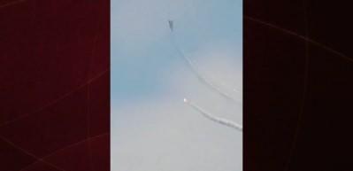 İran f&uuml;zesi bir u&ccedil;ağı d&uuml;ş&uuml;rd&uuml;, bir ABD jeti ise kıl payı atlattı