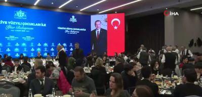 İstanbul Valisi G&uuml;l'den &ouml;ğrencilere burs m&uuml;jdesi!