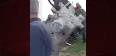 Nevşehir&rsquo;de y&uuml;k treni tıra &ccedil;arptı!